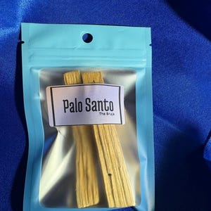 Bastoncini di Palo Santo — Legno Sacro per la Purificazione Spirituale e l&#39;Energia