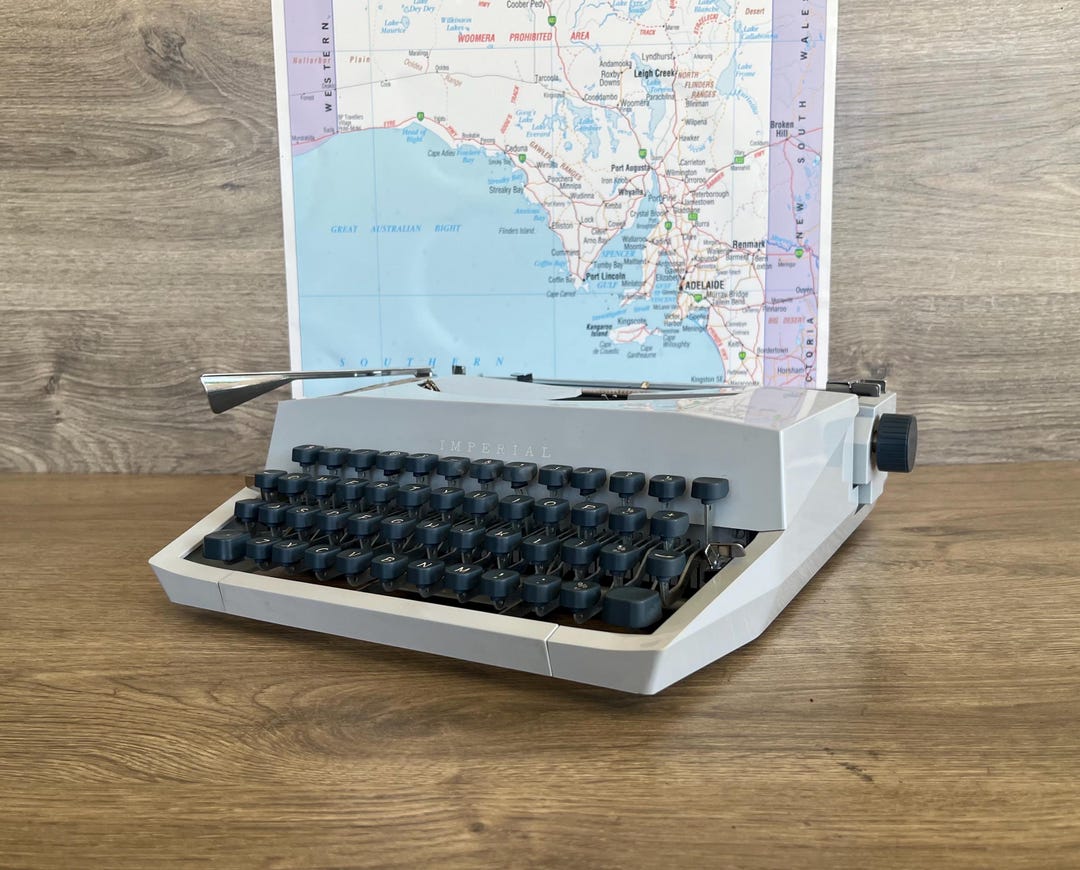 Incoming Message Typewriter Vintage Imperial Messenger Typewriter + Case. Excellent Working ...