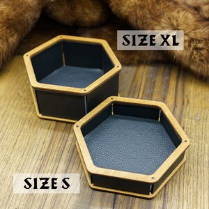 Heroquest dice holder and dice tray in wood, leather and foam, magnetic closure