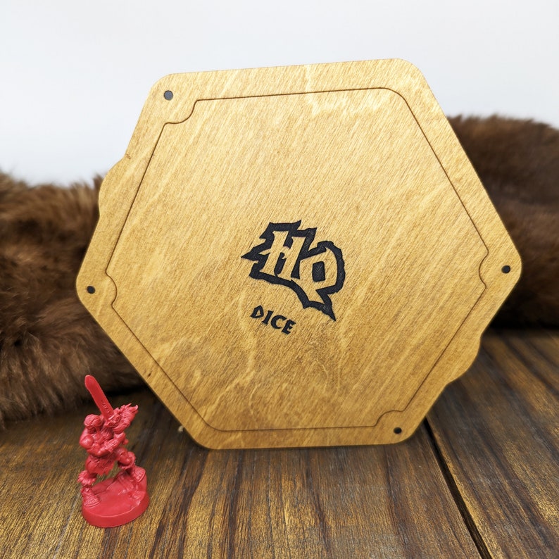 Heroquest dice holder and dice tray in wood, leather and foam, magnetic closure