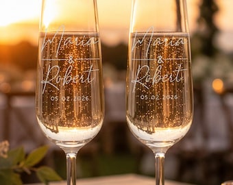 Champagne Flutes Personalized, Wedding Gifts, Mr and Mrs Champagne Glasses, Set of 2, Engraved Wedding Toasting Glasses for Bride and Groom