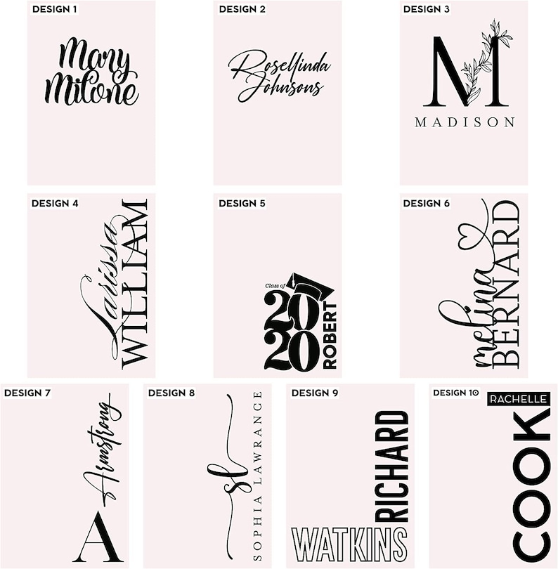Pu&ograve; includere: Dieci diversi design per etichette personalizzate. I design presentano diversi caratteri e stili, tra cui nomi, date e un cappello di laurea.