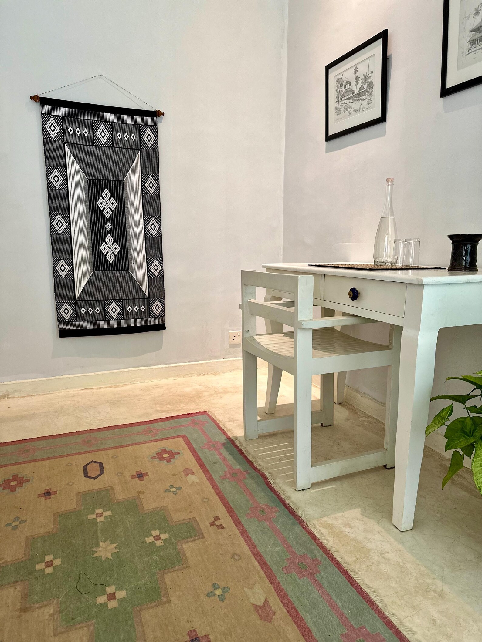 Sri Lankan Dumbara Black and White Wall Hanging | Indigenous Thalagune ...