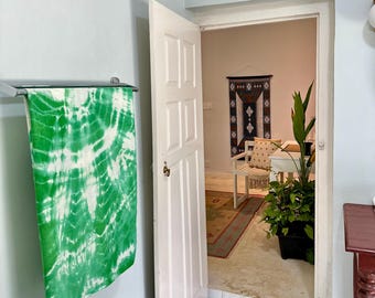 Tie Dye Handmade Sri Lankan Bed Cover Towel | Traditional Handloom Green Weave | 100cm x 200cm (39" x 79") | Natural Soft Cotton