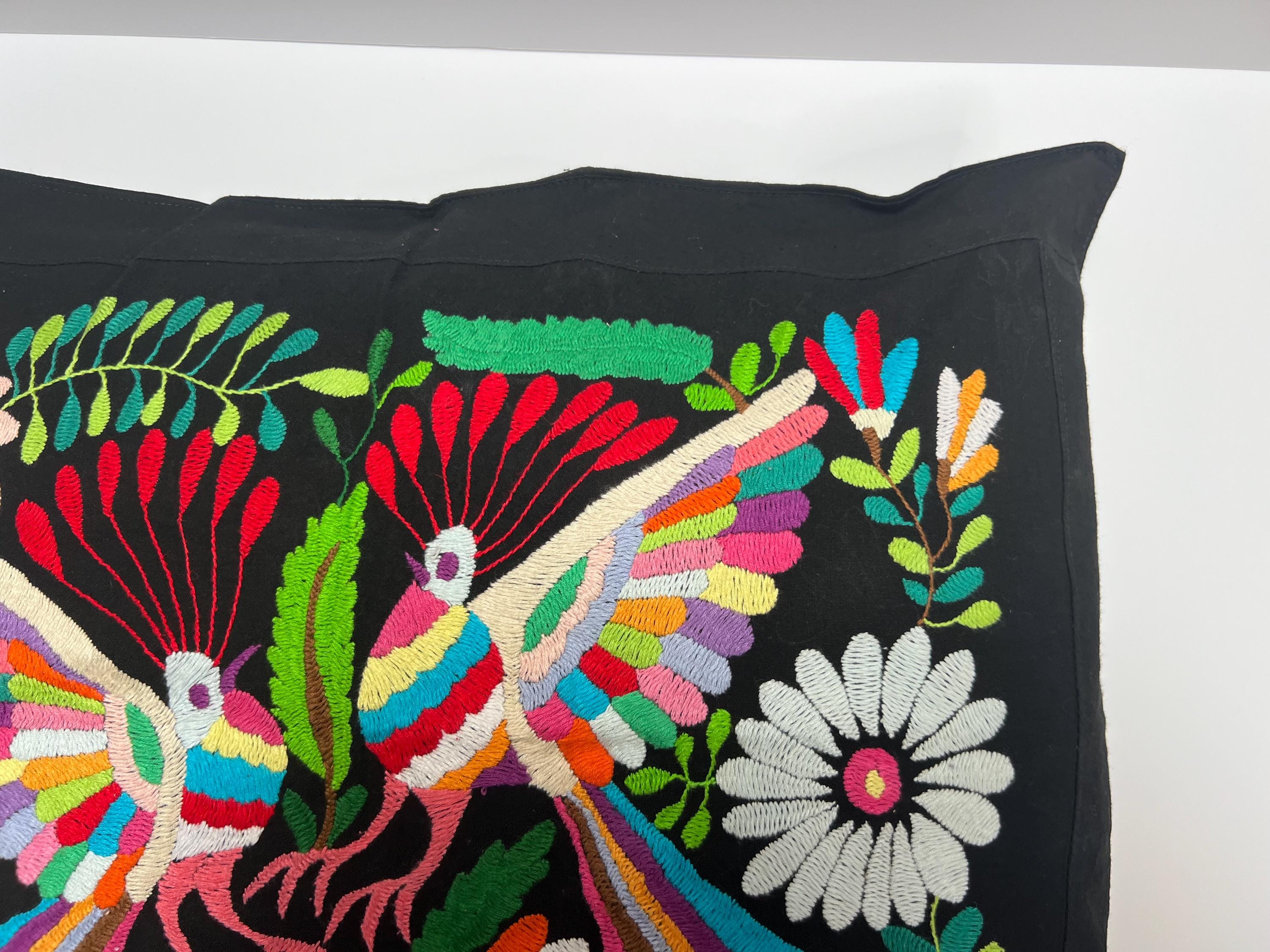 メキシコの伝統的なテナンゴ刺繍 クッションカバー ブラック メキシコ オトミ 手刺繍 テナンゴ クッションカバー、22