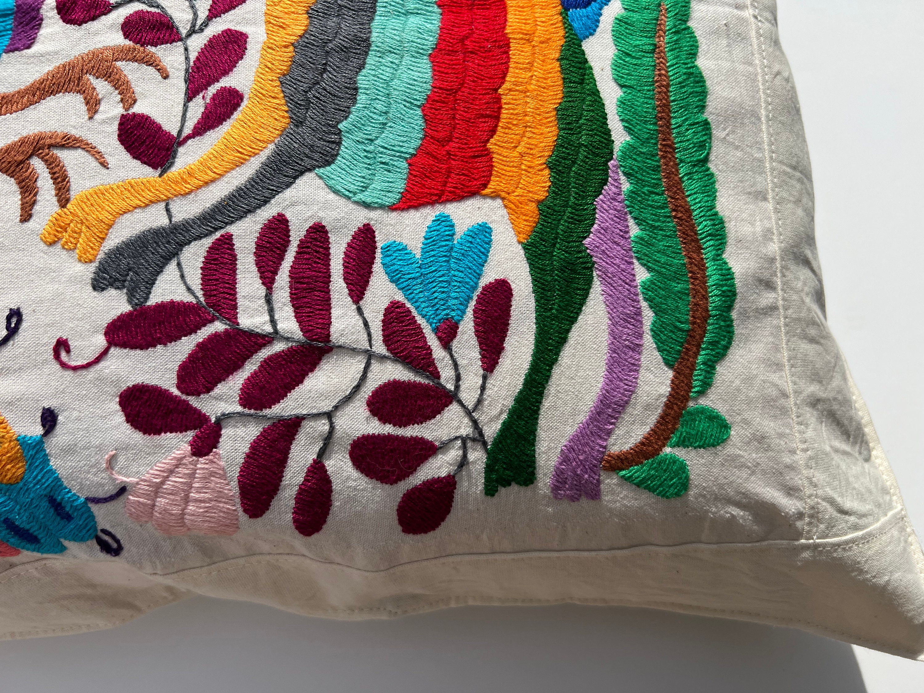 メキシコのハンドメイド伝統的なテナンゴ刺繍 クッションカバー TENANGO メキシコのハンドメイド伝統的なテナンゴ刺繍 クッション