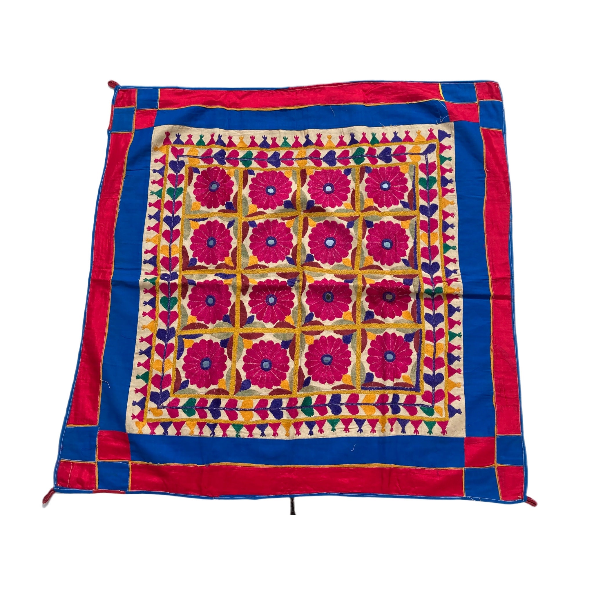 カラフルなヴィンテージインド刺繍壁掛け、77 cm x 77 cm（30インチx30