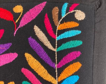 メキシコのオトミ テナンゴ ランバークッションカバー、23 x 19 インチ