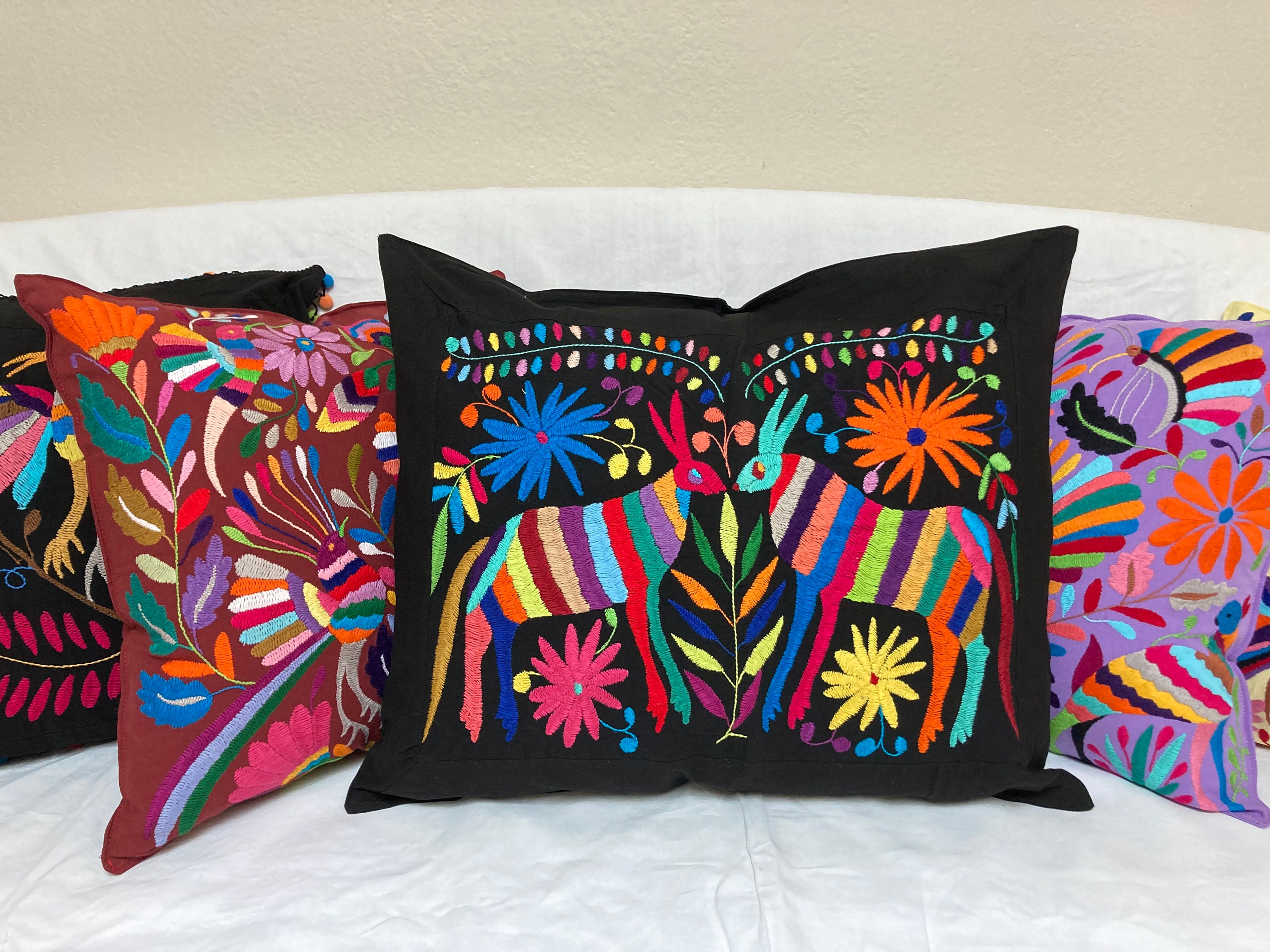 メキシコの伝統的なテナンゴ刺繍 クッションカバー メキシコのオトミ テナンゴ ランバークッションカバー、58 cm x 48 cm