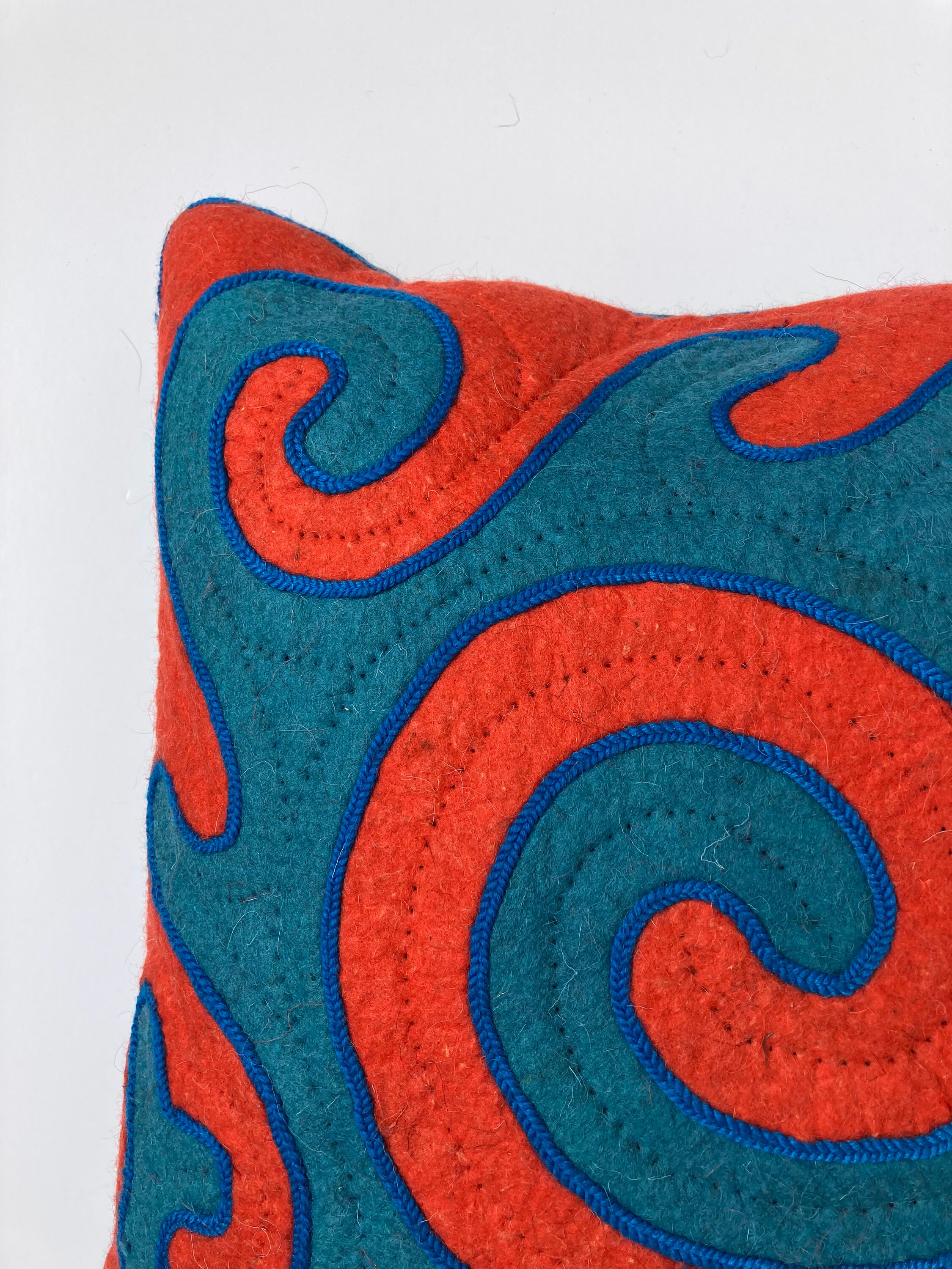 ハンドメイドフェルト シルダック - キルギスタン伝統クッションカバー