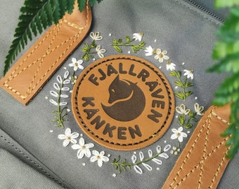 Handbestickter Fjallraven Kanken No. 2 "Daisy Dream"