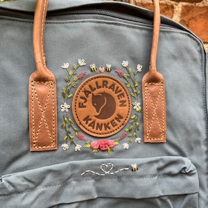 Handbestickter Fjallraven Kanken No. 2 bee Love Etsy