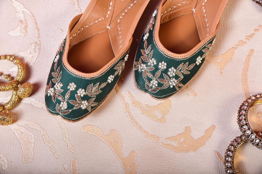 Emerald Green Zari Leather Jutti Etsy