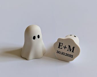 Personalised Mini Ghost Wedding Favours: Gothic Keepsake Ornaments