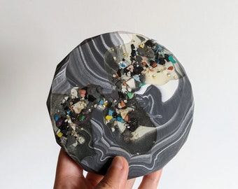 Zero Waste Coasters | Black Resin and Jesmonite with No Waste Shards