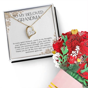 An meine geliebte Oma Herz Halskette mit Mitteilungskarte und Blumenstrauß Oma Geschenk für Gigi Beste Oma aller Zeiten Abuela Geschenk Gigi Geschenke