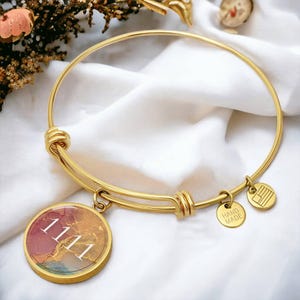 Pulsera con el número angelical 1111: joya de la suerte, bañada en oro de 18 quilates con opción de grabado. Regalo con el número angelical. Arte en oro rosa.