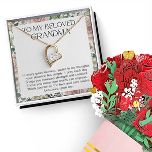 An meine geliebte Oma Herz-Halskette mit Rosen-Nachrichtenkarte Blumenstrauß Oma Geschenk für Gigi Beste Oma aller Zeiten Abuela Geschenk Gigi Geschenke
