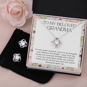14k Weißgold Zirkonia zu meiner geliebten Oma Liebesknoten Halskette und Ohrringe Set mit Pastel Message Card Oma Geschenk Gigi Geschenkset