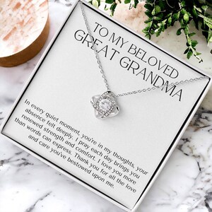 To My Beloved Great Grandma Love Knot Halskette mit schlichter Message Card Urgroßmutter Geschenk Urgroßmutter Geschenk Großmutter