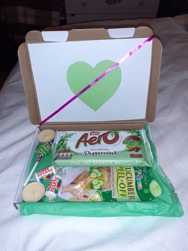 Ladies Relaxing Green Letterbox Gift Hamper Mother's Day Gift Treat Box Pick Me Up Self-Care Birthday Thank You Gift For Her image 1
