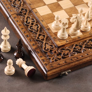 Hand-Carved Wooden Chess Set with Beautiful Carved Patterns, Personalized Gift