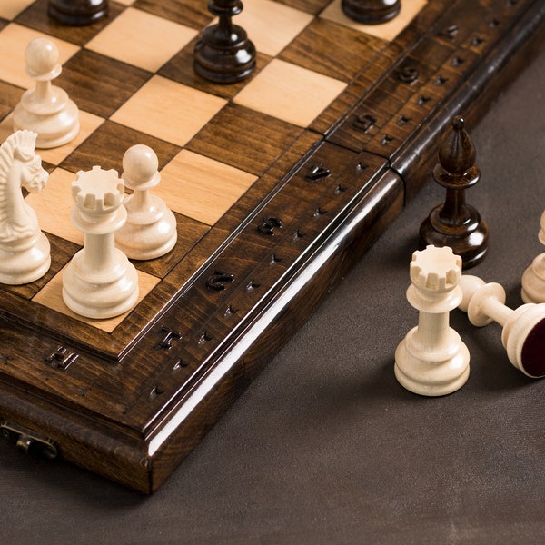 Handgeschnitztes Schachbrett aus Holz, handgefertigtes Schachbrett, personalisiertes Geschenk