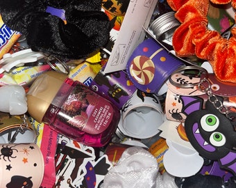 SPOOKY SCOOP // halloween // themed // crystals // accessories