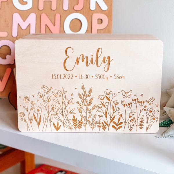 Personalisierte Erinnerungskiste Baby , Erinnerungskiste Baby , Holzbox mit Namen , Aufbewahrung Kinderzimmer Feldblumen Wiese