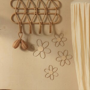 Set of 4 flowers, Wooden flowers, nursery wooden, wall script, wooden wall decoration, Kinderzimmer Dekoration, Wanddekoration image 2