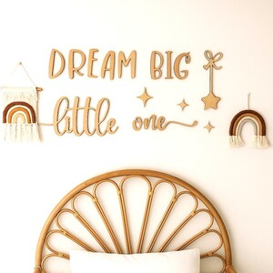 Dream big little one , Schriftzug aus Holz , nursery wooden wall script , Kinderzimmer Dekoration , Wanddekoration
