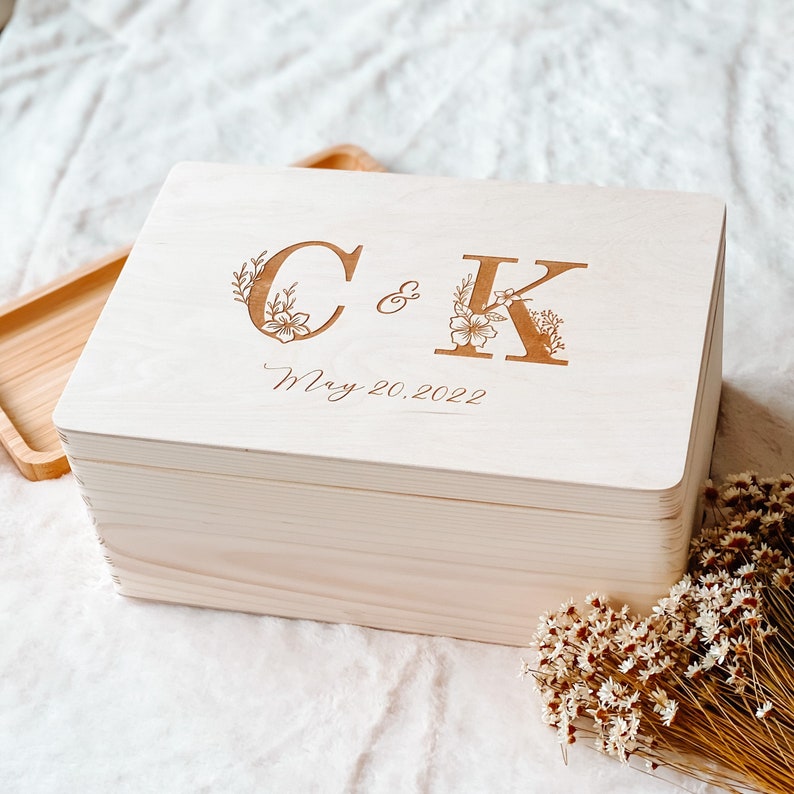 Personalisierte Erinnerungskiste zur Hochzeit, Personalisiertes Geschenk zur Hochzeit, Hochzeitsbox mit Initialen image 7