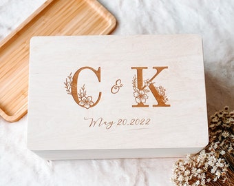 Personalisierte Erinnerungskiste zur Hochzeit ,  Personalisiertes Geschenk zur Hochzeit , Hochzeitsbox mit Initialen