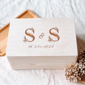 Personalisierte Erinnerungskiste zur Hochzeit, Personalisiertes Geschenk zur Hochzeit, Hochzeitsbox mit Initialen image 5