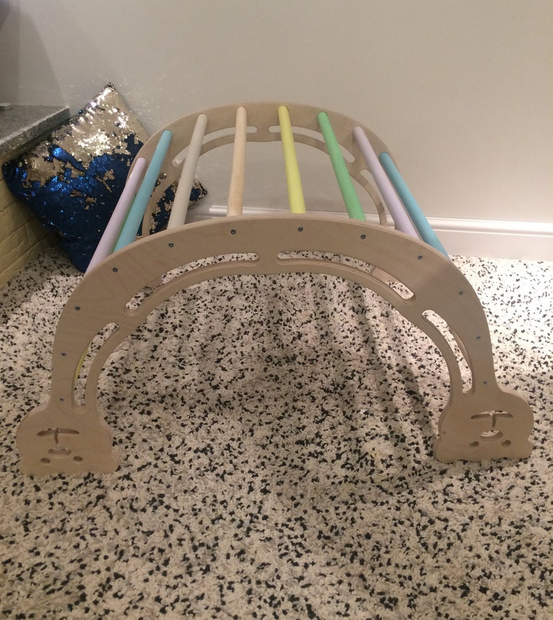 Climbing arch.rocker