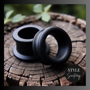 Black Silicone Flesh Tunnel Plug - Soft Flexible Ear Gauges For Stretched Ears - Double Flared Silicone Ear Stretcher - Earlobe Expander