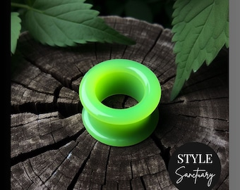 Green Silicone Flesh Tunnel Plug - Soft Flexible Ear Gauges For Stretched Ears - Double Flared Silicone Ear Stretcher - Earlobe Expander