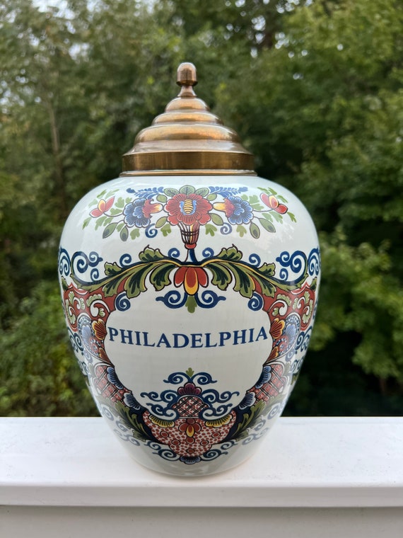 Delft polychrome ポット Glorious Large Polychrome Dutch Delft Lidded Pot