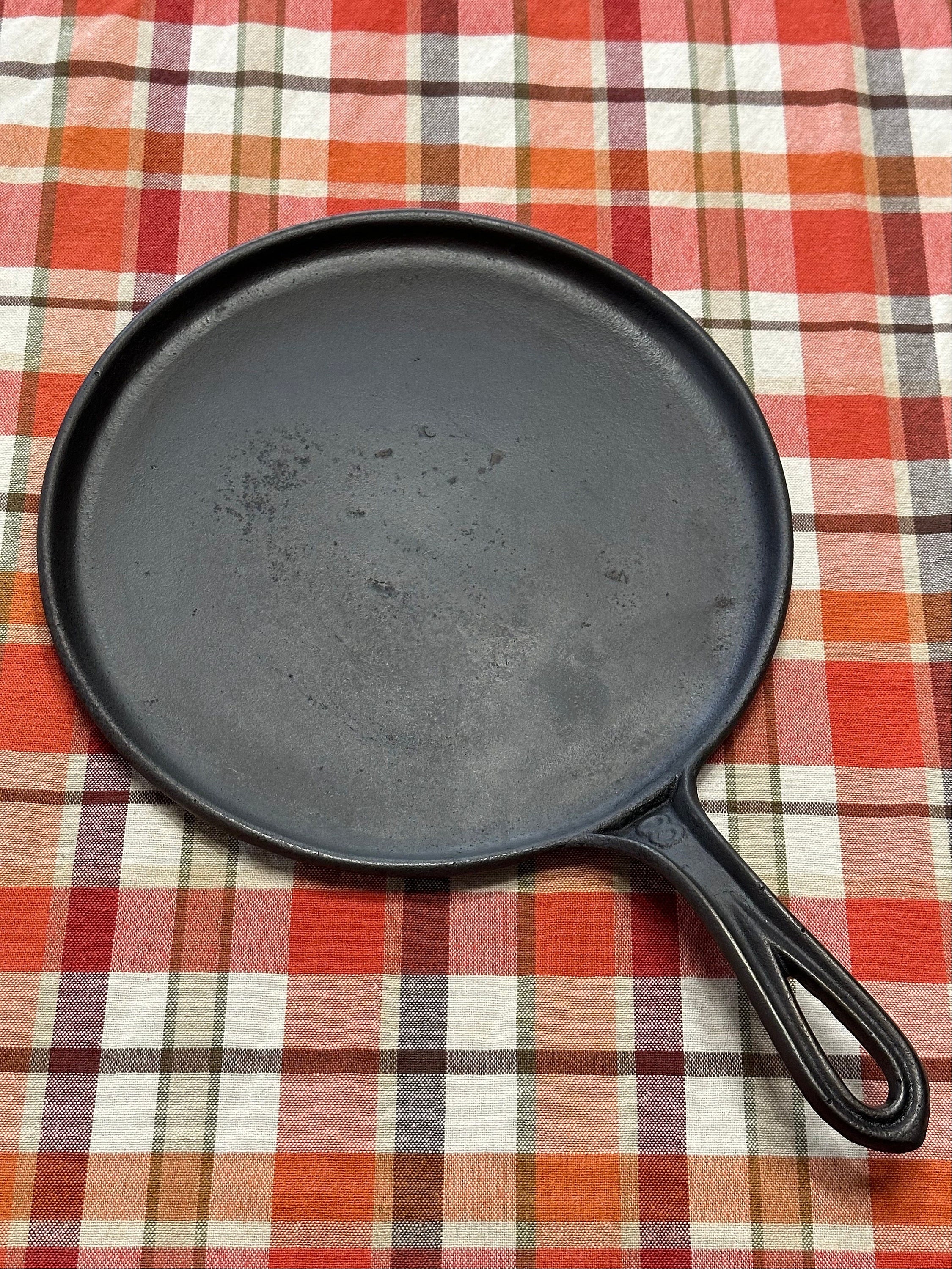 Vintage Wagner Ware 8 Cast Iron Griddle 1108 