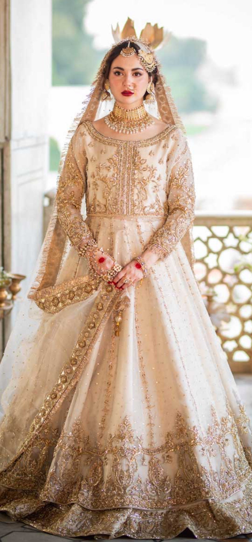 パキスタン民族衣装　Luxury ドレス　刺繍 Anarkali サーモンピンク パキスタンのウェディングドレス：刺繍入りネットアナルカリサルワール