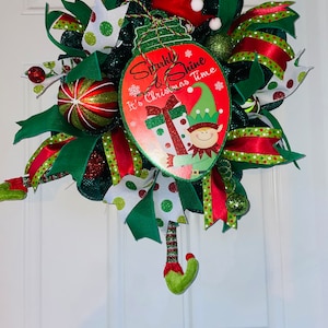 クリスマスリース、クリスマスエルフリース、玄関のクリスマスリース、休日のリース