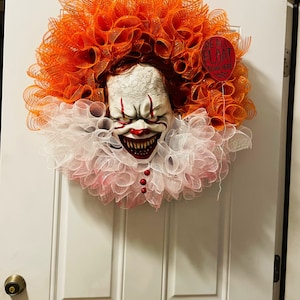 Horror Halloween wreath, Halloween decoration, Halloween wreath, Halloween door hanger, Scary Halloween wreath, Clown wreath, It