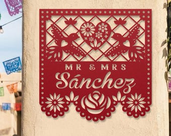 Letrero de metal personalizado de Papel Picado • Decoración de boda mexicana • Fondo de boda personalizado • Nombre de mesa de novios • Regalo de aniversario colgante