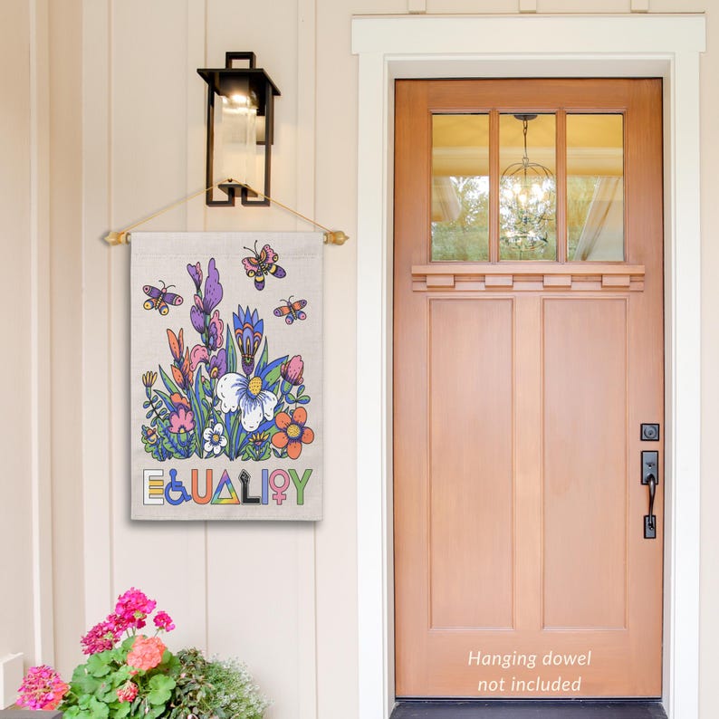 Gleichheit Gartenfahne | Vielfalt, Inklusion und Gleichstellung Werbeschild | Wir glauben, dass alle hier willkommen sind Bild 3