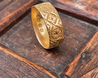 Victorian 18ct engraved floral band