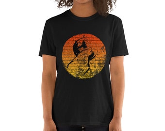 Wolf Howling At The Moon Vintage Sunset Short-Sleeve Unisex T-Shirt