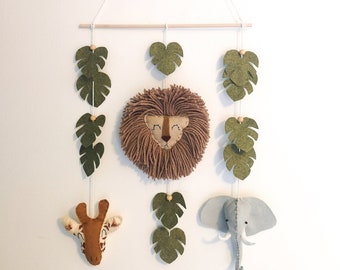 Safari wall hanging, safari wall decor, jungle nursery decor, felt safari mobile, kids bedroom decor, baby shower gift, safari theme nursery