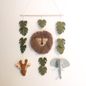 Safari wall hanging, safari wall decor, jungle nursery decor, felt safari mobile, kids bedroom decor, baby shower gift, safari theme nursery