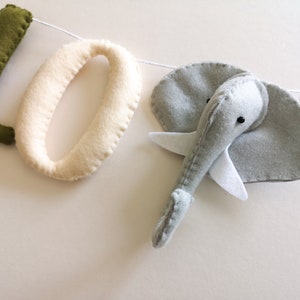 Safari name garland, safari wall decor, jungle nursery decor, safari garland, kids bedroom decor, baby shower gift, safari theme nursery. bild 16