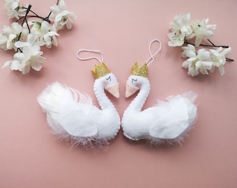 Felt swan hanging decoration, princess themed bedroom decor, baby girl present, swan themed nursery, swan hanging ornament, girls decor.